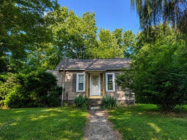 137 Park Avenue, Allegan, MI 49010