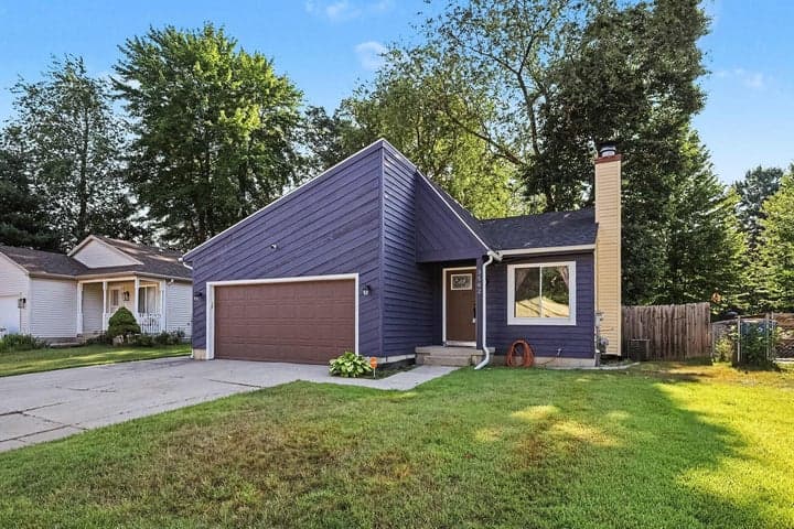 5562 Osborne Avenue SE, Kentwood, MI 49548