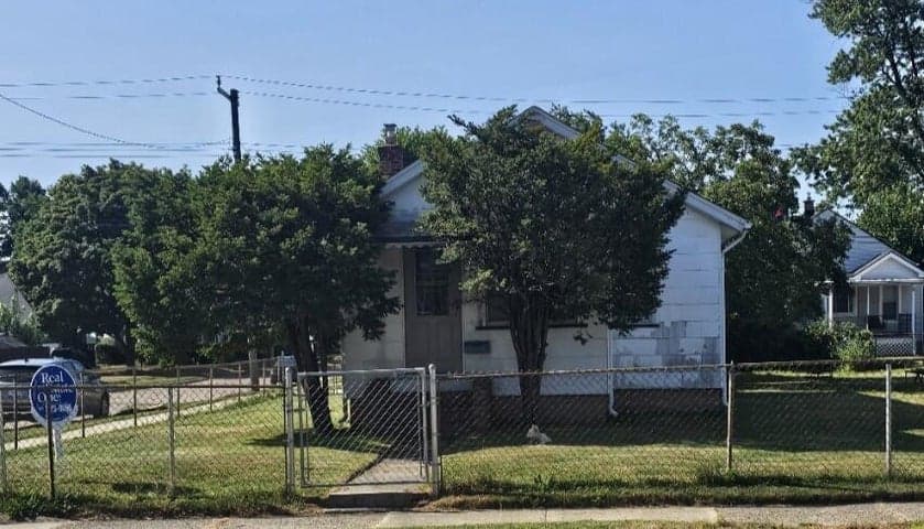 305 Chestnut Avenue, Hazel Park, MI 48030