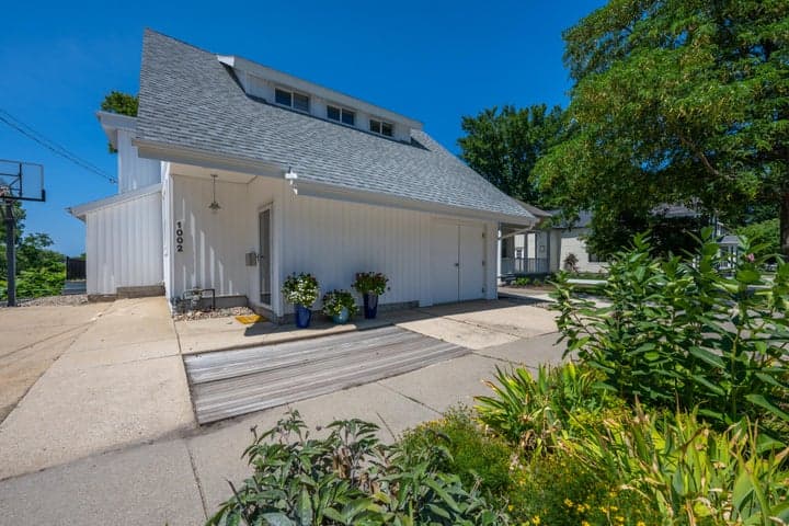 1002 Lake Boulevard, St. Joseph, MI 49085