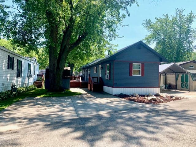 2860 N Tamarac Drive 214, Ludington, MI 49431