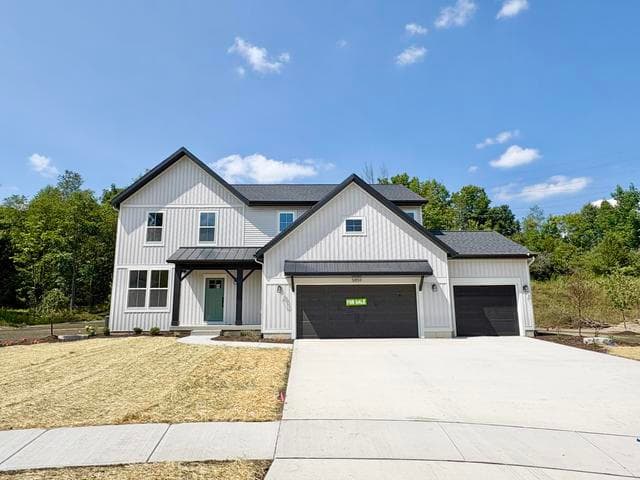 5859 Valley Point Drive SE, Caledonia, MI 49316
