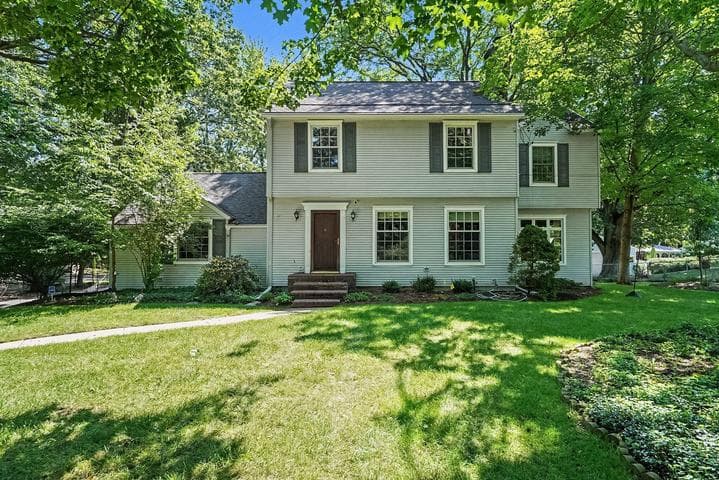 1110 Oakleigh Avenue NW, Grand Rapids, MI 49504