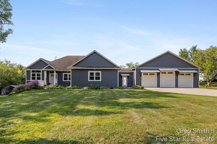 884 Stoney Hill Court, Wayland, MI 49348