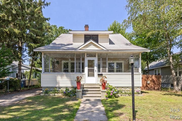 2246 Harding Avenue, Muskegon, MI 49441