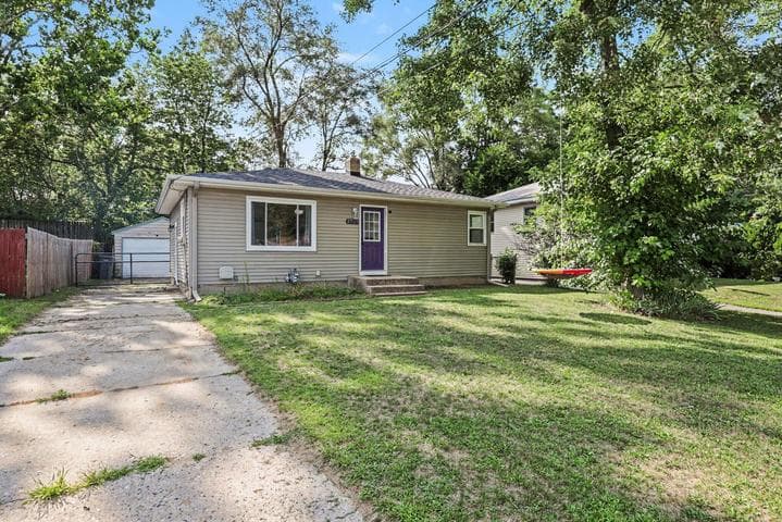 3729 Grape Avenue NE, Grand Rapids, MI 49525