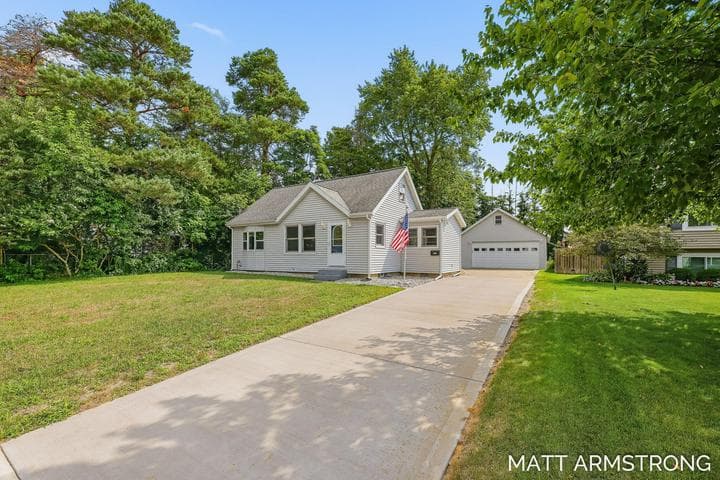 3320 Taft Avenue SW, Wyoming, MI 49519