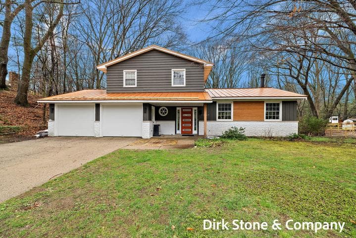 18569 Pawnee Drive, Spring Lake, MI 49456