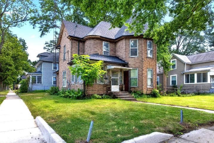 401 S Elm Avenue, Jackson, MI 49203