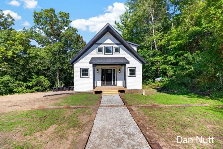 12466 S Maple Island Road, Twin Lake, MI 49457