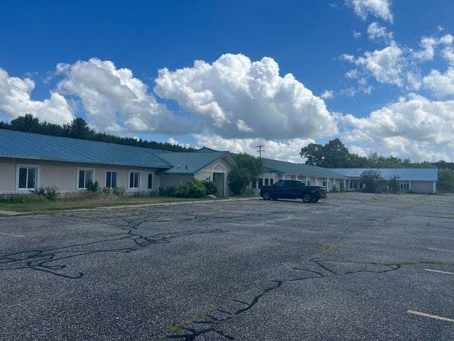 1380 E Main Street, Edmore, MI 48829