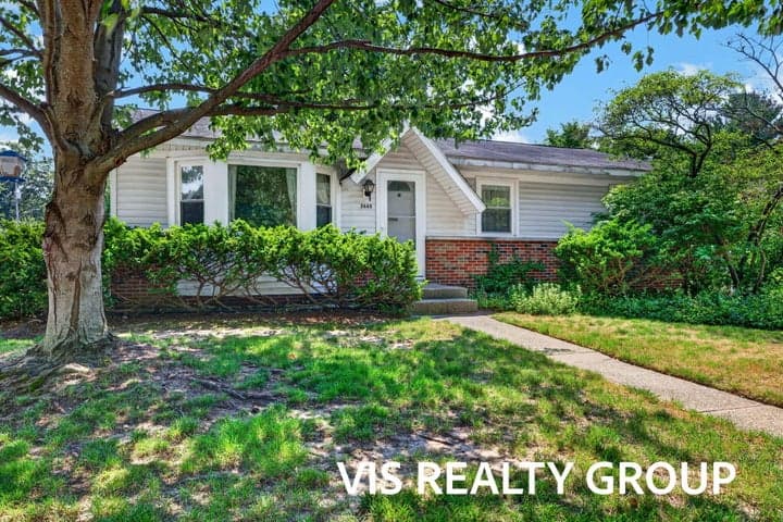 2468 Knollview Street SW, Wyoming, MI 49519