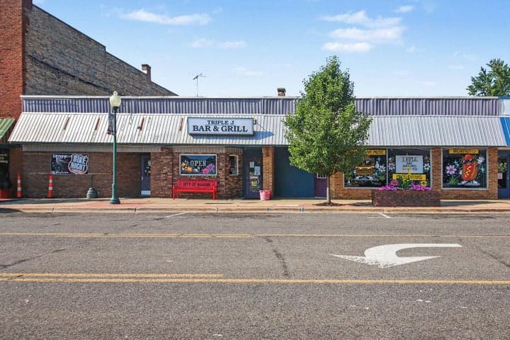 233 W Monroe Street, Bangor, MI 49013