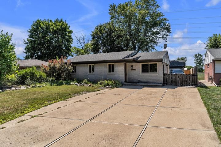 11148 Jackson Street, Belleville, MI 48111