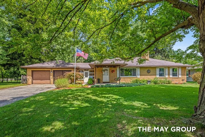 1515 Lancashire Drive SE, Grand Rapids, MI 49508