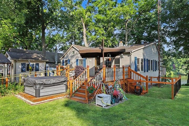 58650 River Heights Drive, Three Rivers, MI 49093