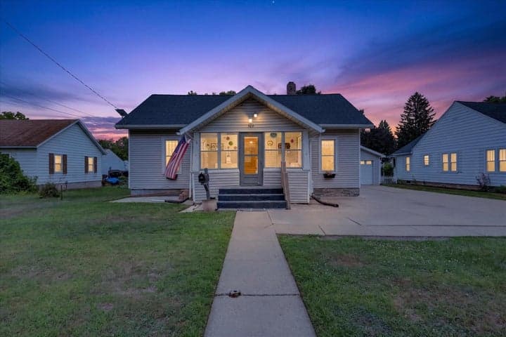 529 W Clinton Street, Hastings, MI 49058