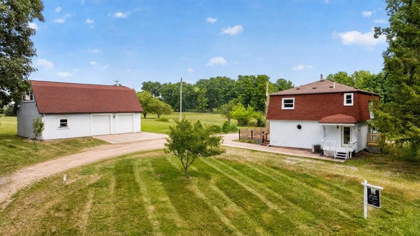 18600 Manitou Road, Addison, MI 49220