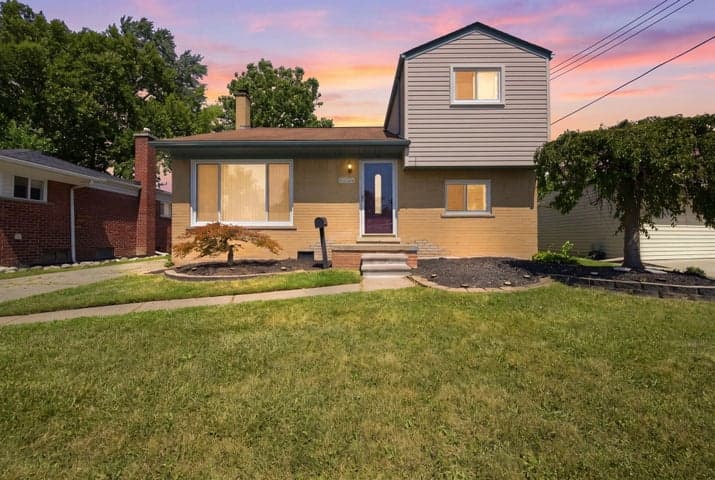31040 Stephen Avenue, Westland, MI 48185