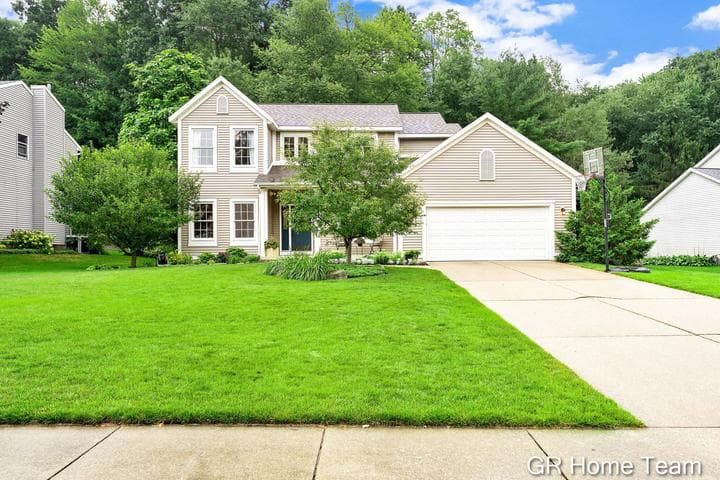 7436 Las Palmas Drive NE, Rockford, MI 49341