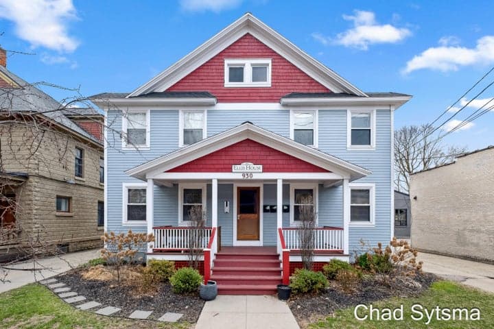 930 Wealthy Street SE Unit A, Grand Rapids, MI 49506