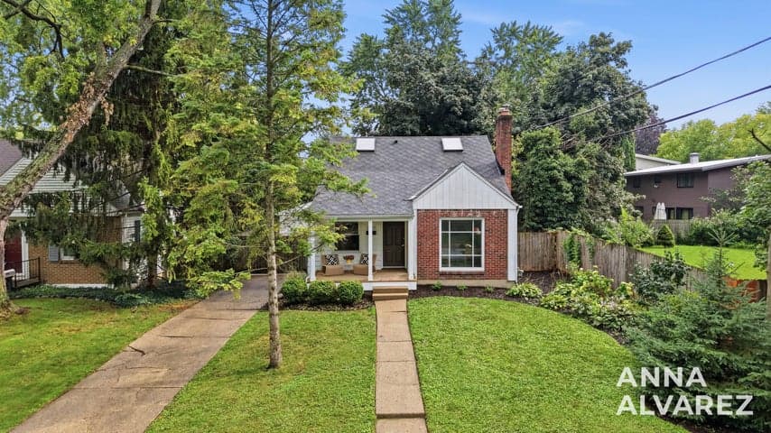 2200 Estelle Drive SE, East Grand Rapids, MI 49506
