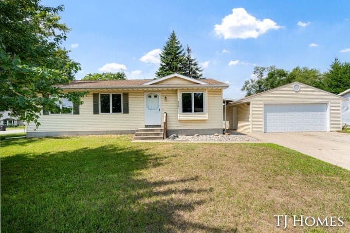 5721 Jefferson Avenue SE, Grand Rapids, MI 49548