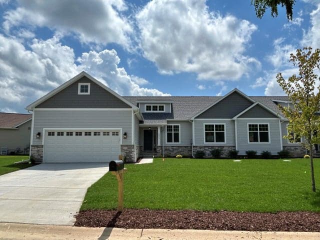 5696 Trail Side Lane 3, Whitmore Lake, MI 48189
