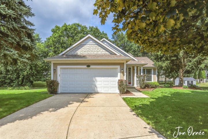 5773 Sugarberry Drive SE, Kentwood, MI 49512