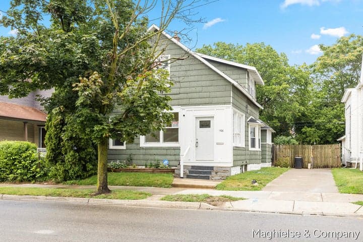 1106 Alpine Avenue NW, Grand Rapids, MI 49504