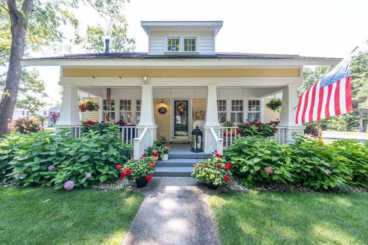 26 Kenneth Street, Pentwater, MI 49449