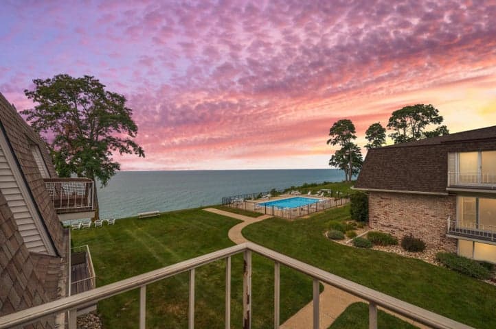 3622 Lakeshore Dr. Drive g12, St. Joseph, MI 49085