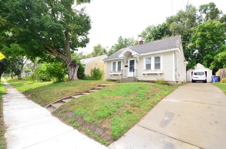 1129 Hollywood Street NE, Grand Rapids, MI 49505