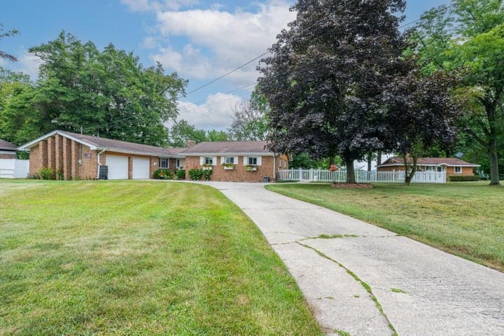 10476 Range Line Road, Berrien Springs, MI 49103