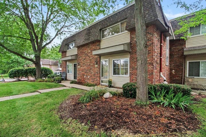 541 Long Shore Drive, Ann Arbor, MI 48105