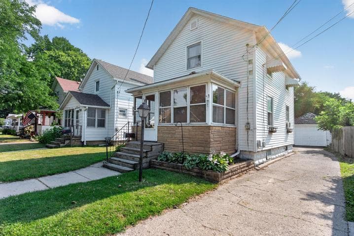 905 N Elm Avenue, Jackson, MI 49202