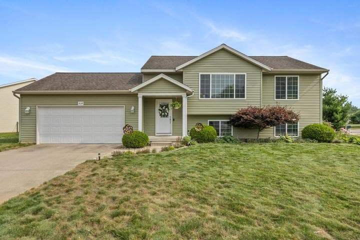 514 Clear Wood Drive SE, Grand Rapids, MI 49548