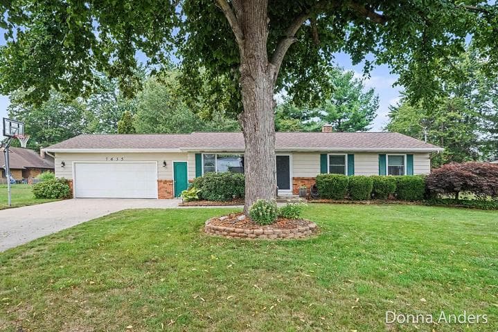7635 Hollyhock Avenue, Jenison, MI 49428