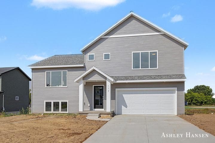 117 Chase NW, Kent City, MI 49330