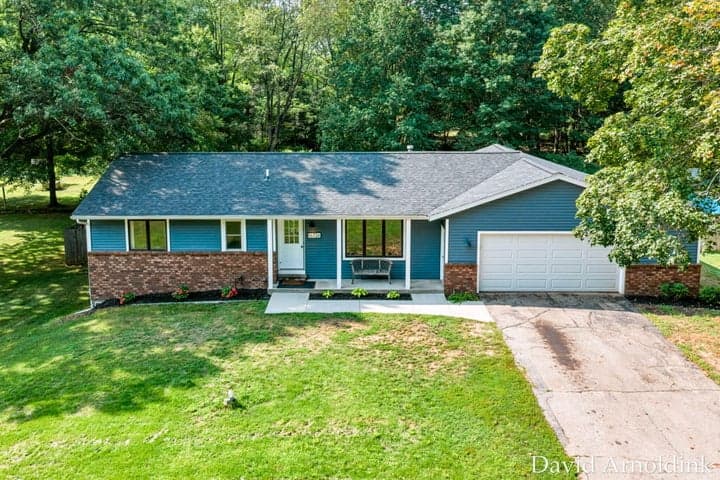 16726 James Street, Holland, MI 49424