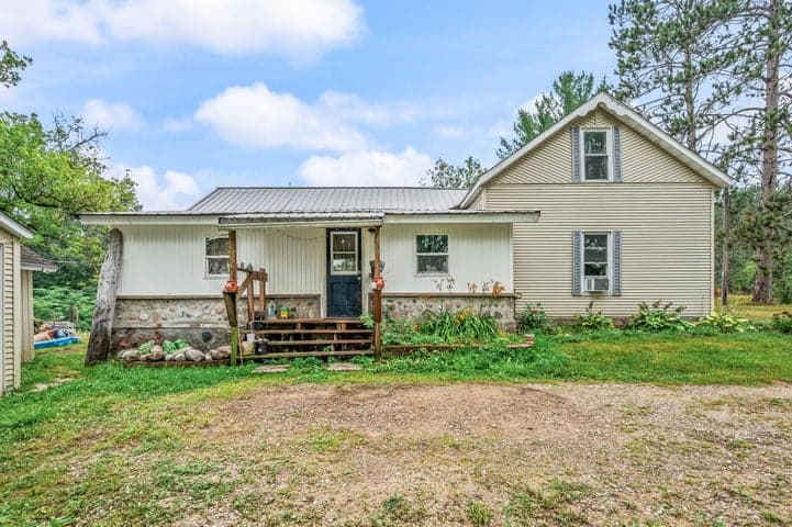 10055 8 Mile Road, Evart, MI 49631