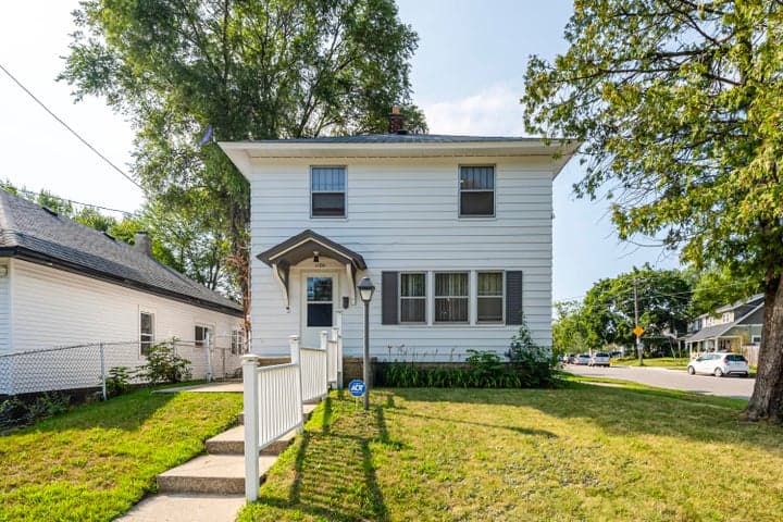 1100 Dickinson Street SE, Grand Rapids, MI 49507