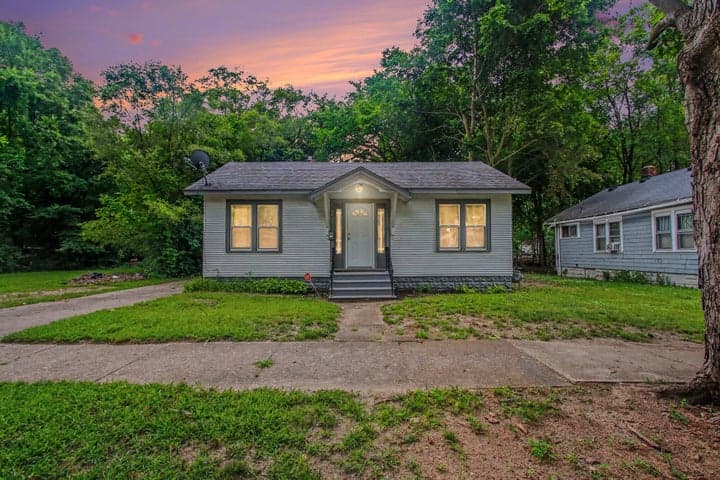 1156 Mc Alister Avenue, Benton Harbor, MI 49022
