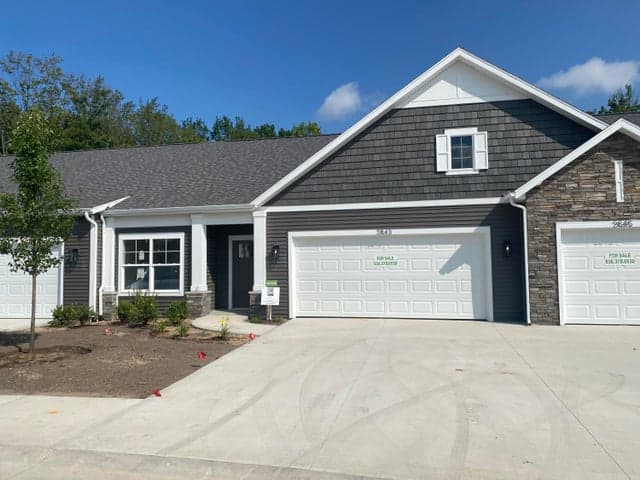 2843 W Cobblestone Court SE 18, Kentwood, MI 49512