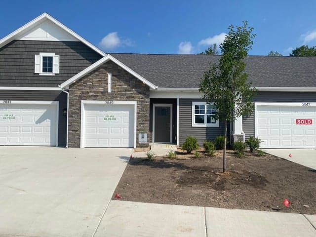 2845 W Cobblestone Court SE 19, Kentwood, MI 49512