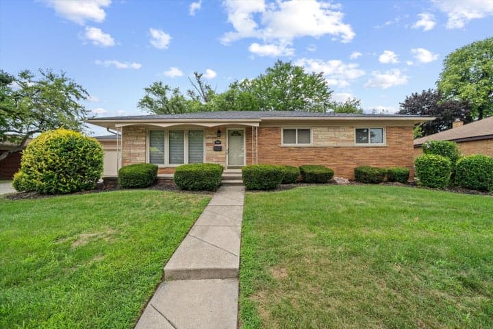 30906 Roycroft Street, Livonia, MI 48154