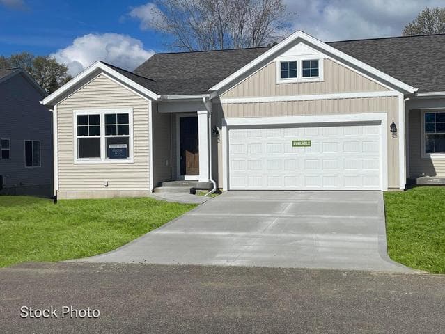 1591 N Village Circle, Kalamazoo, MI 49009