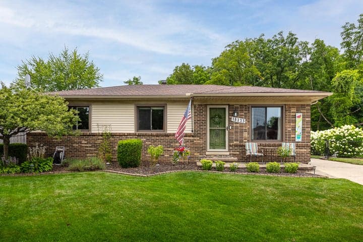 18233 Matthew Drive, Clinton Twp, MI 48035
