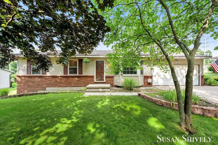 2659 Bryanwood Drive NW, Grand Rapids, MI 49544
