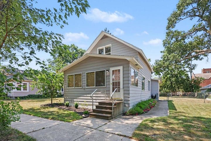 2067 Addison Street, Muskegon, MI 49441
